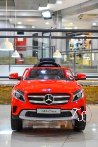 ماشین شارژی مدل مرسدس بنز GLA رنگ قرمز