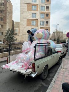 خرس پنج متری آبرنگی غول پیکر